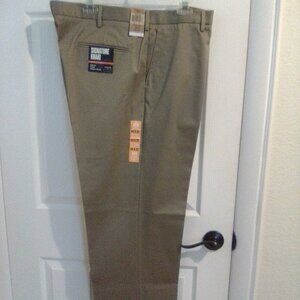 Men's Dockers Signature Khaki Classic Fit Flat Front pants